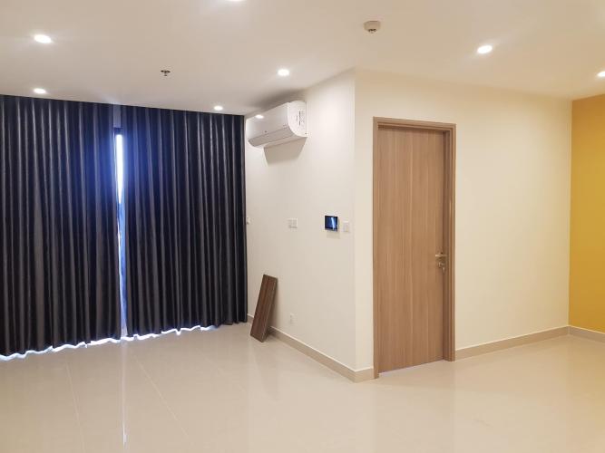 Phòng khách Vinhomes Grand Park Quận 9 Căn hộ Vinhomes Grand Park tầng trung, kèm nội thất cơ bản.