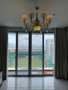 Phòng khách căn hộ SCENIC VALLEY Bán căn hộ Scenic Valley 2 phòng ngủ thuộc tầng thấp, diện tích 110.5m2, nội thất cơ bản