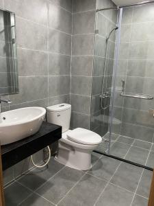 phòng tắm căn hộ Saigon South Residence Cho thuê căn hộ tầng cao Saigon South Residence đầy đủ nội thất.