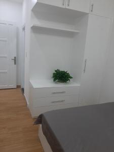 Nội thất căn hộ Sky Garden 3 Căn hộ Sky Garden 2 phòng ngủ thiết kế hiện đại, view thành phố.