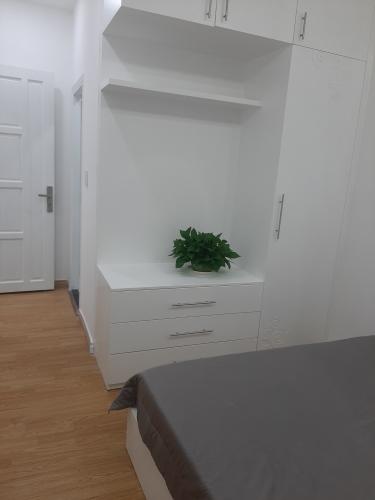 Nội thất căn hộ Sky Garden 3 Căn hộ Sky Garden 2 phòng ngủ thiết kế hiện đại, view thành phố.