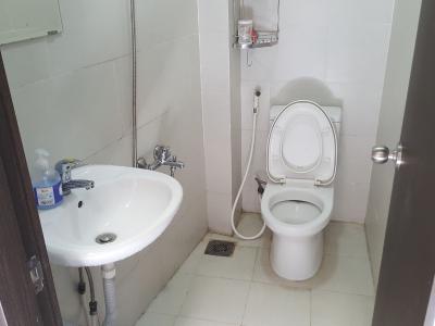 Bên trong nhà phố Phạm Quý Thích, Tân Phú Nhà phố hẻm xe hới hướng Đông, gần ngay chợ Tân Hương.