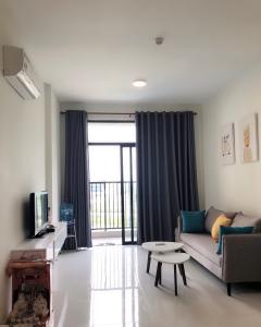 Phòng khách Jamila Khang Điền, Quận 9 Căn hộ Jamila Khang Điền tầng thấp, hướng Đông Nam, 2 phòng ngủ.