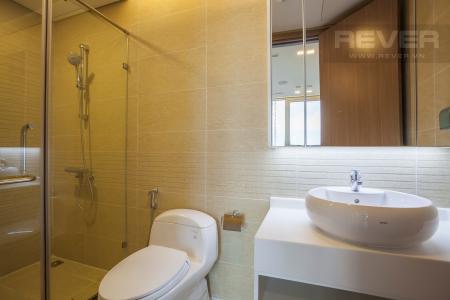 Phòng tắm 2 Căn hộ Vinhomes Central Park tầng thấp hướng Đông tháp P6