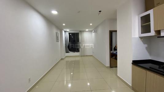 Phòng khách La Astoria Quận 2 Căn hộ La Astoria nội thất cơ bản, ban công hướng Tây.