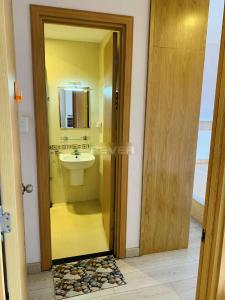 Căn hộ Saigonres Plaza, Bình Thạnh  Căn hộ Saigonres Plaza tầng trung, đầy đủ nội thất.