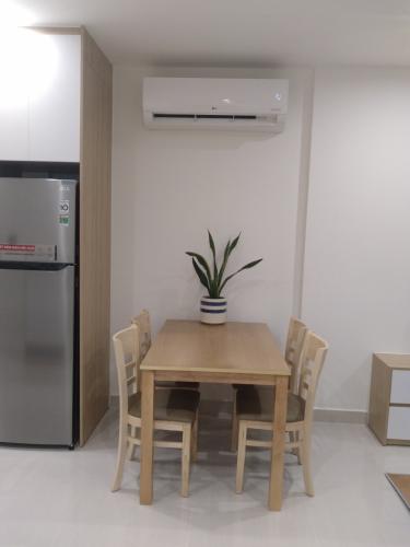 Phòng ăn Vinhomes Grand Park Quận 9 Căn hộ Vinhomes Grand Park tầng cao, nội thất đầy đủ.