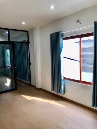 Phòng ngủ nhà phố đường Nguyên Kiệm, Phú Nhuận Nhà phố trung tâm Phú Nhuận diện tích đất 27m2, gần chợ Nguyễn Đình Chiểu.