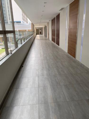 tổng quát Phú Mỹ Hưng Midtown Shop-house Phú Mỹ Hưng Midtown nhà thô, ban công hướng Đông Bắc.