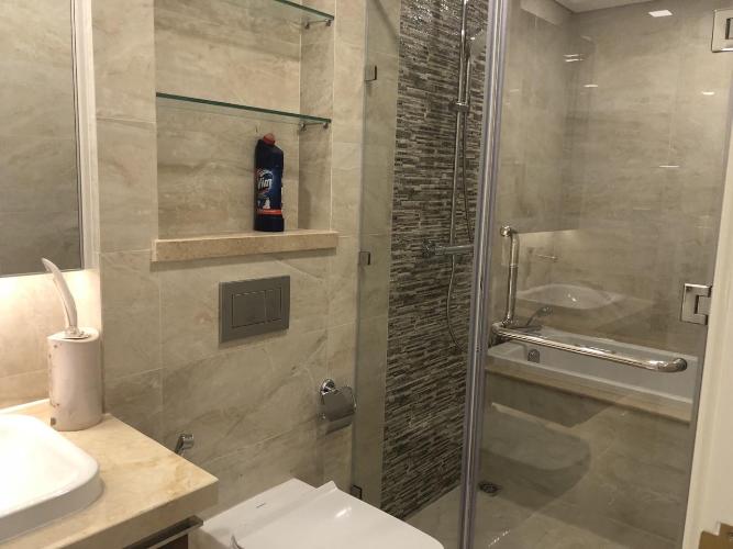 Toilet căn hộ VINHOMES GOLDEN RIVER Bán căn hộ Vinhomes Golden River 2PN, diện tích 78m2, đầy đủ nội thất, view sông Sài Gòn và Bitexco