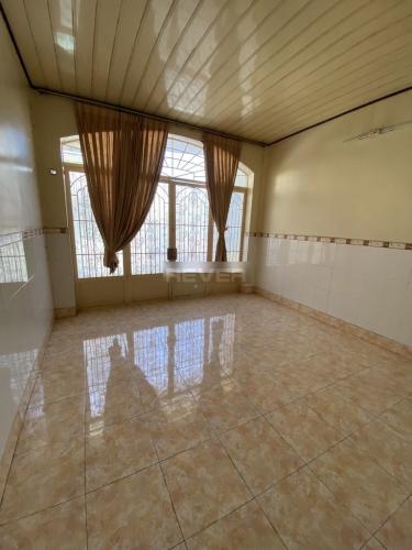 Nhà phố đường Thống Nhất, Gò Vấp Nhà phố hướng Bắc diện tích 100m2 hẻm xe máy, sổ hồng bàn giao ngay.