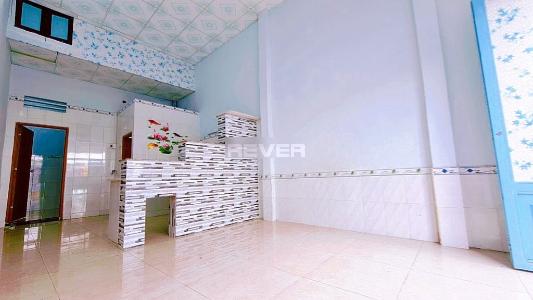 Bên trong nhà phố Tân Chánh Hiệp 33, Quận 12 Nhà phố hướng Tây, hẻm xe hơi vào tận nơi, sổ hồng riêng.