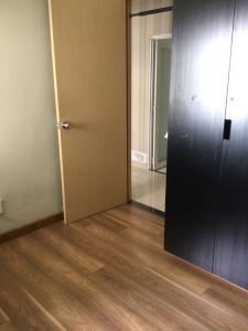 Phòng ngủ Oriental Plaza, Tân Phú Căn hộ Oriental Plaza nội thất cơ bản, ban công hướng Đông Nam.