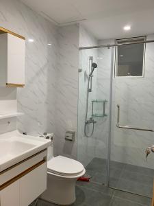 nhà vệ sinh căn hộ Sunrise Riverside Bán căn hộ Sunrise Riverside 3 phòng ngủ, tầng cao, cửa hướng Đông, nội thất cơ bản.