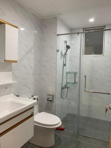 nhà vệ sinh căn hộ Sunrise Riverside Bán căn hộ Sunrise Riverside 3 phòng ngủ, tầng cao, cửa hướng Đông, nội thất cơ bản.