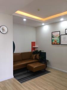 Phòng khách căn hộ Belleza Apartment, Quận 7 Căn hộ Belleza Apartment tầng 10 bàn giao đầy đủ nội thất.