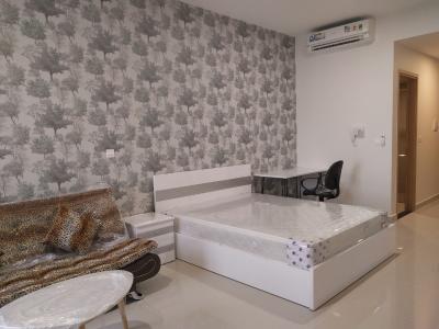 Bên trong officetel Sunrise CityView Office-tel Sunrise City View nội thất cơ bản, view thành phố.