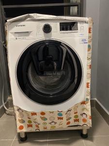 Lô gia Vinhomes Grand Park Quận 9 Căn hộ Vinhomes Grand Park tầng cao, view Landmark 81 tuyệt đẹp.