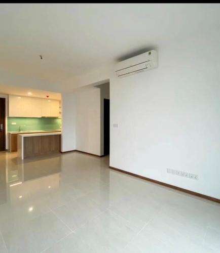 PHÒNG KHÁCH căn hộ One Verandah Căn hộ One Verandah nội thất cơ bản, ban công thoáng mát.