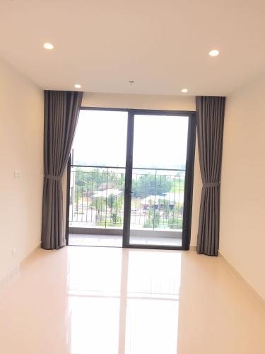 Phòng khách Vinhomes Grand Park Quận 9 Căn hộ Vinhomes Grand Park tầng trung, không nội thất, thoáng mát.