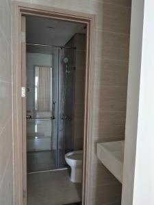 Toilet Vinhomes Grand Park Quận 9 Căn hộ Vinhomes Grand Park tầng trung, view nội khu đón gió.