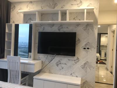 Phòng khách căn hộ VINHOMES GOLDEN RIVER Bán căn hộ Vinhomes Golden River 2PN, diện tích 78m2, đầy đủ nội thất, view sông Sài Gòn và Bitexco