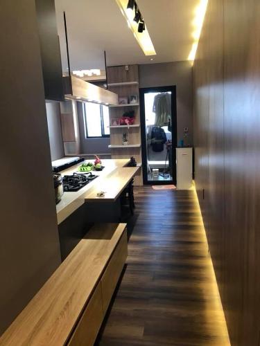 Phòng khách căn hộ Era Town Bán căn hộ Era Town tầng cao, 2 phòng ngủ, diện tích 61.5m2, thiết kế hiện đại, đầy đủ nội thất.