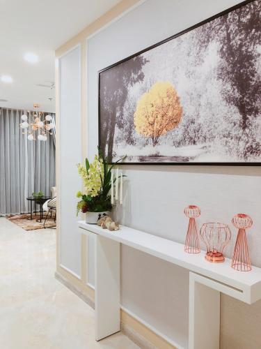 nội thất Căn hộ Vinhomes Golden River tầng cao, view  lộng gió.