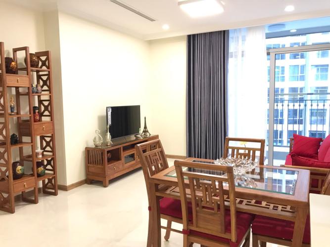 Phòng khách Vinhomes Central Park Căn hộ Vinhomes Central Park ban công hướng Nam, view đón gió.