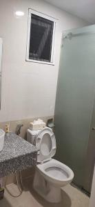 Nhà vệ sinh Diamond Riverside, Quận 8 Căn hộ Diamond Riverside tầng trung, view thành phố sầm uất.