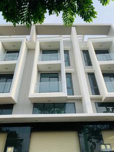 Cho thuê nhà nguyên căn MT Đồng Văn Cống, Quận 2, 4 lầu 1 lửng, giao thông thuận tiện