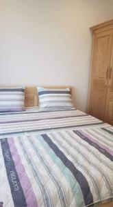 Phòng ngủ Vinhomes Grand Park Quận 9 Căn hộ Vinhomes Grand Park tầng cao, hướng sông Tắc thơ mộng.