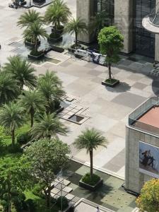 z15335025749782527c7b900d42fd002ce4a9d032c2a4d.jpg Bán căn hộ Vinhomes Central Park tầng thấp, tháp Landmark 5, đầy đủ nội thất, view hồ bơi và mé sông