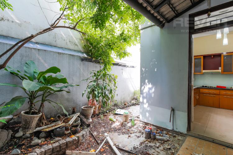 Vườn sau nhà Biệt thự 4 phòng ngủ đường Lý Phục Man Quận 7