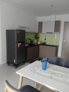 Phòng bếp Vinhomes Grand Park Quận 9 Căn hộ Vinhomes Grand Park tầng cao, ban công đón ánh sáng tự nhiên.