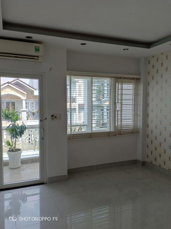 ed6dbed07f30826edb21 Bán nhà 3 tầng KDC Tân Thuận Nam, Quận 7, sổ hồng, nội thất cơ bản