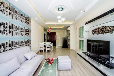 Phòng khách Sunrise City, Quận 7 Căn hộ Sunrise City tầng trung, ban công hướng Tây, view thành phố