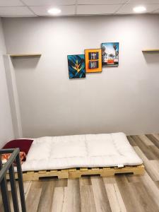 Phòng ngủ nhà phố Quận 7 Nhà phố diện tích sử dụng 30.8m2, có sổ hồng và pháp lý rõ ràng.