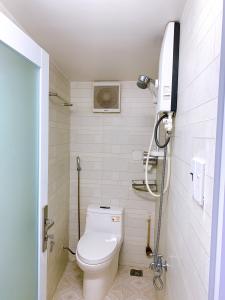 toilet nhà phố Quận 2 Bán nhà đường số 8, Bình An, Quận 2, đầy đủ nội thất, cách mặt tiền Trần Não 700m