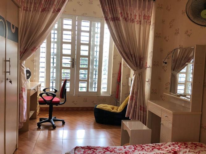 Phòng ngủ nhà Trần Quang Diệu, quận 3 Nhà phố trung tâm quận 3, hướng Nam, nội thất đầy đủ mới.