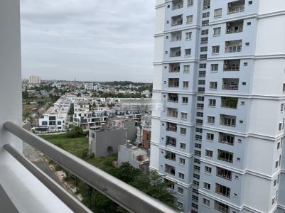 View ban công căn hộ Sunview Town Căn hộ Sunview Town nội thất cơ bản, hướng cửa Đông Nam.