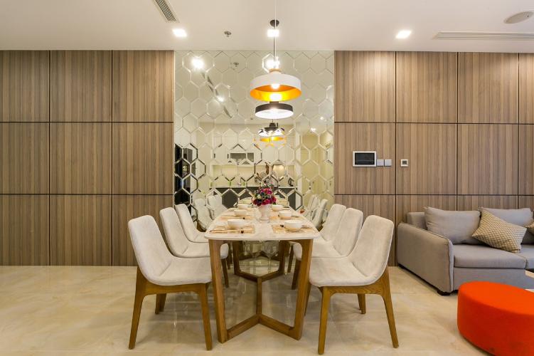 Bàn ăn Vinhomes Golden River Quận 1 Căn hộ Vinhomes Golden River đầy đủ nội thất, hướng Đông Bắc.