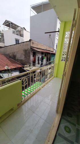 Ban công nhà phố Quận 4 Bán nhà hẻm Tôn Đản, phường 15, Quận 4, DT 54m2, sổ hồng chính chủ