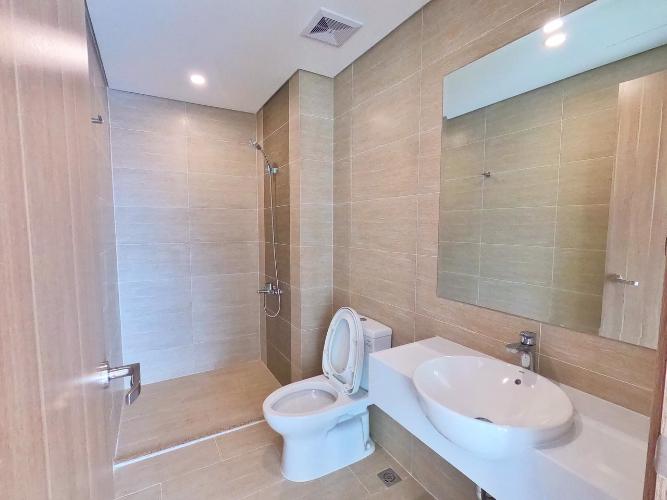Phòng tắm căn hộ Vinhomes Grand Park Bán căn hộ Studio Vinhomes Grand Park view sông và thành phố.