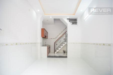 Bán nhà hẻm Ba Đình, Quận 8, xây dựng kiên cố, 3 phòng ngủ, có sân thượng thông thoáng