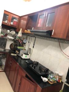 Bên trong nhà phố Bạch Đằng, Tân Bình Nhà phố mặt tiền 5m thuận tiện kinh doanh, gần sân bay.