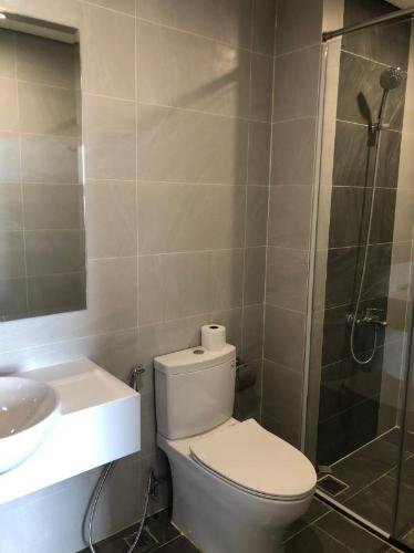 Phòng tắm căn hộ Vinhomes Grand Park Căn hộ Vinhomes Grand Park view nội khu, bàn giao đầy đủ nội thất.