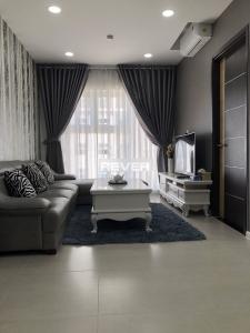 Phòng khách căn hộ Xi Grand Court, Quận 10 Căn hộ Xi Grand Court view nội khu tầng cao, nội thất đầy đủ.