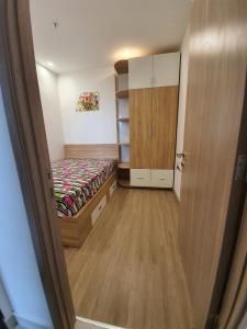 Phòng ngủ Vinhomes Grand Park Quận 9 Căn hộ Vinhomes Grand Park 2 phòng ngủ, đón view nội khu.