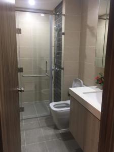 Toilet Hado Centrosa Garden, Quận 10 Căn hộ tầng cao Hado Centrosa Garden view Bitexco.